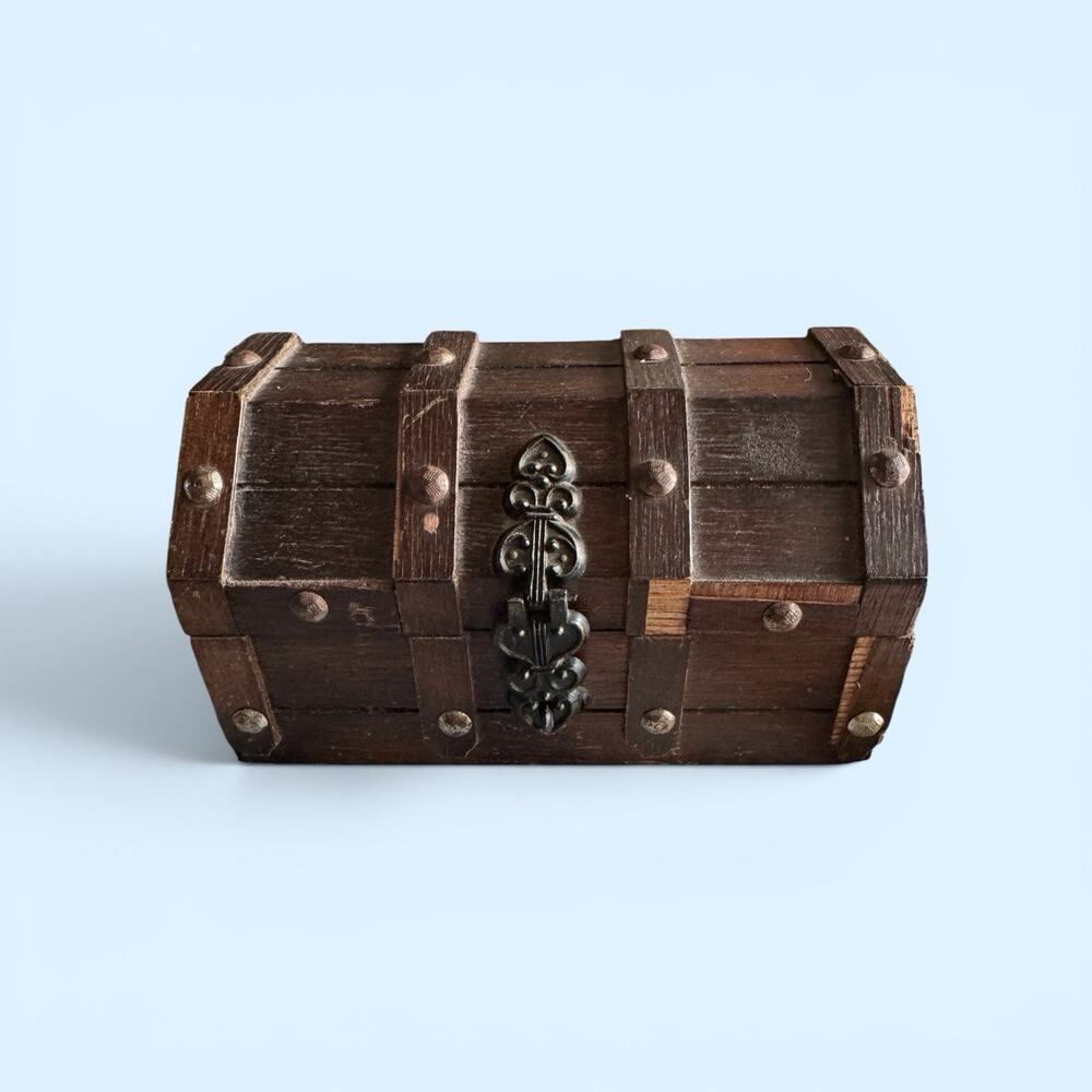 Wooden Pirate Style Jewelry Box Velvet Lined Removable Tray Decorative Lock